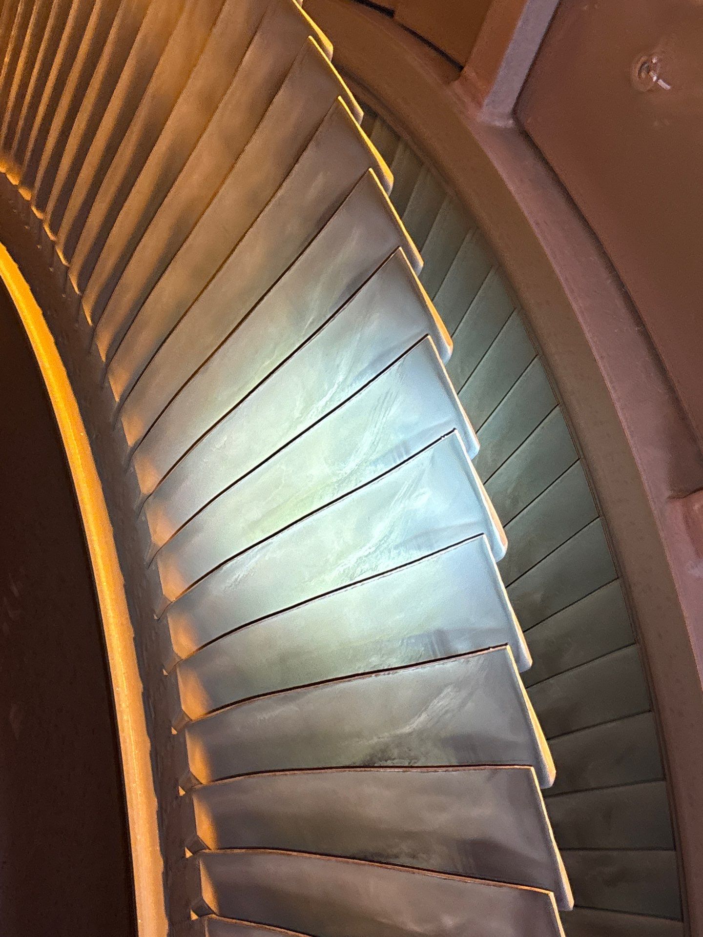 Turbine blades assembly